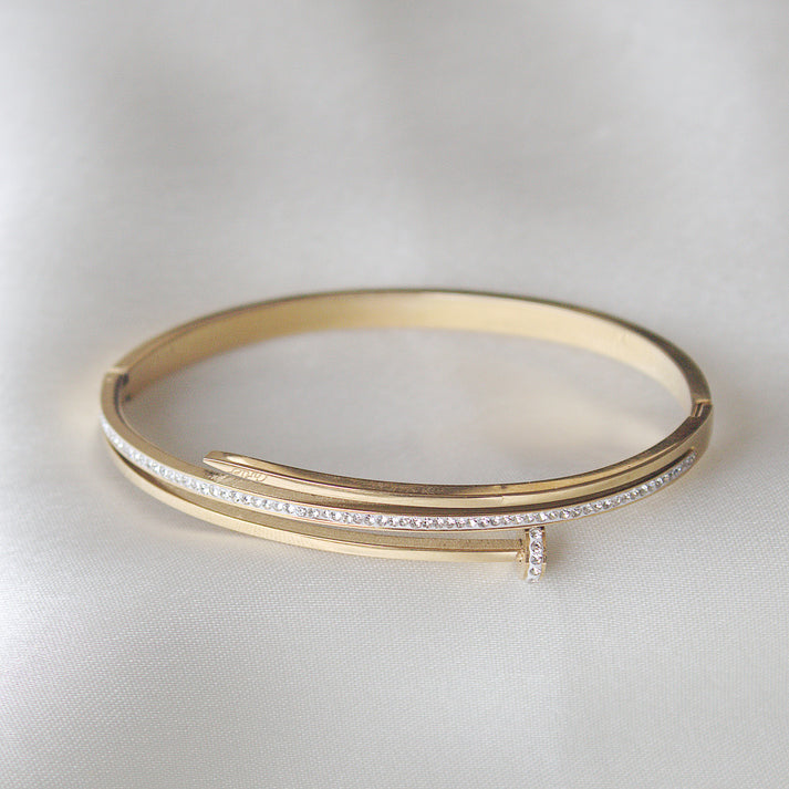mania anti tarnish gold Nail with stone bracelet