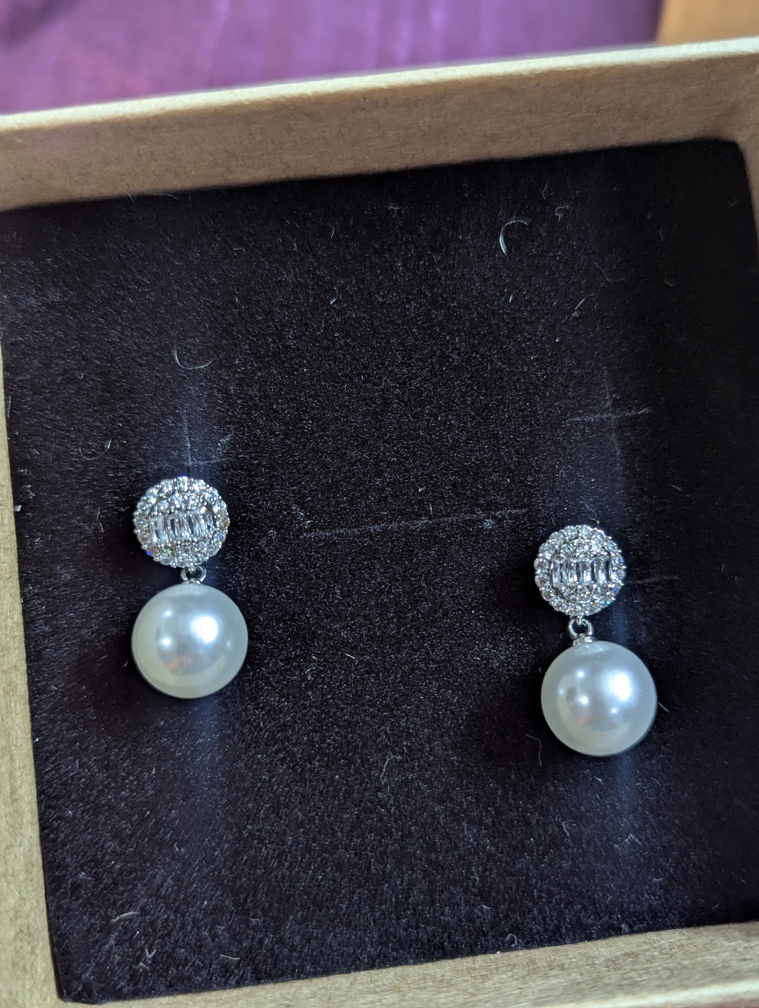 Anti Tarnish Pearl and AD Earing