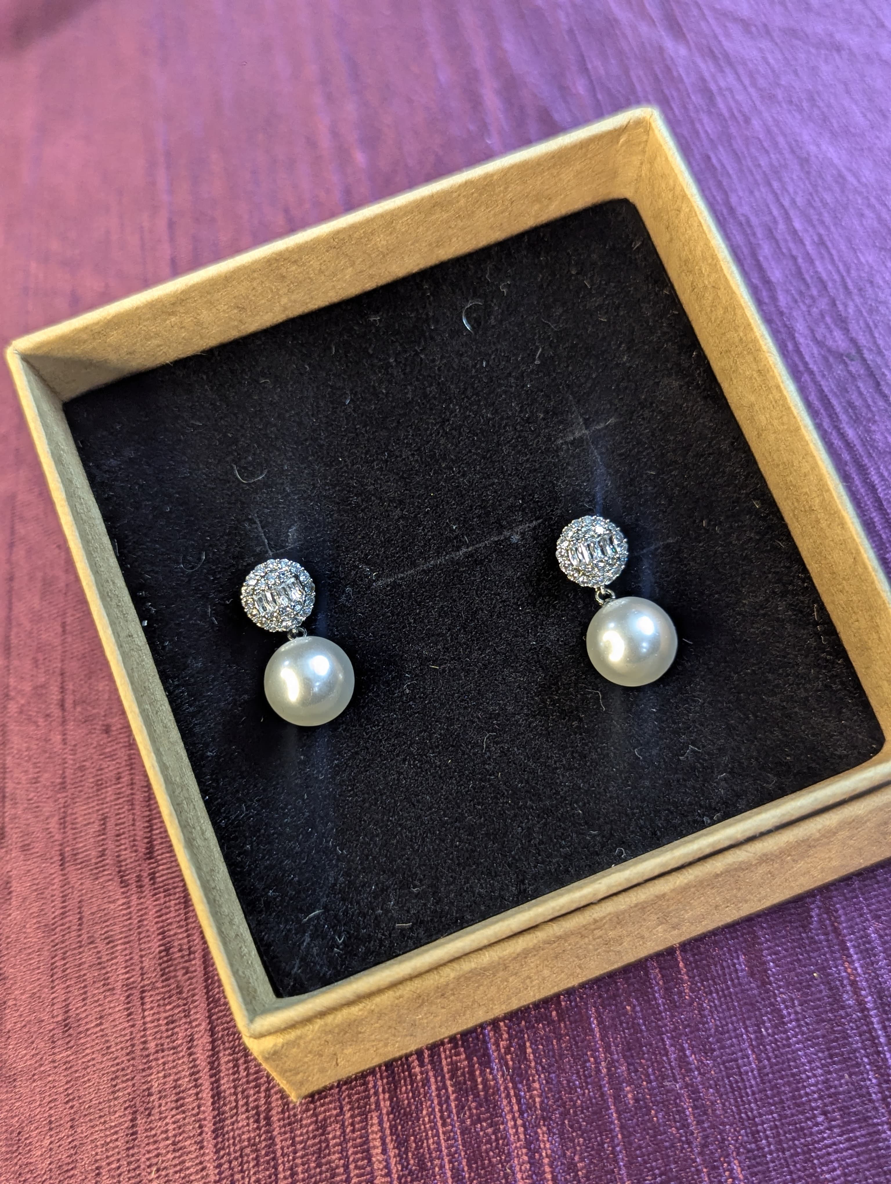 Anti Tarnish Pearl and AD Earing