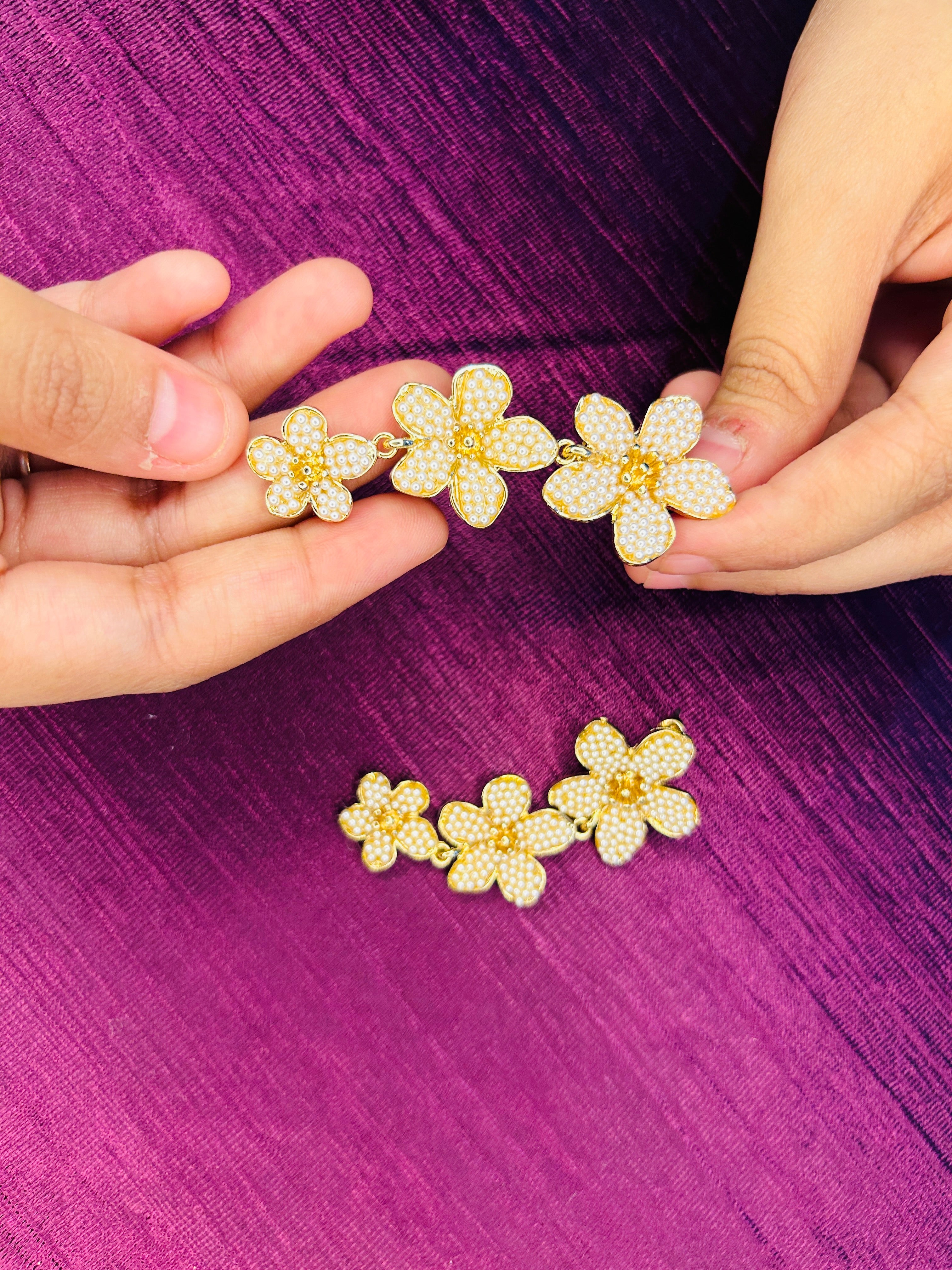 Flower Shape with Pearls Earring