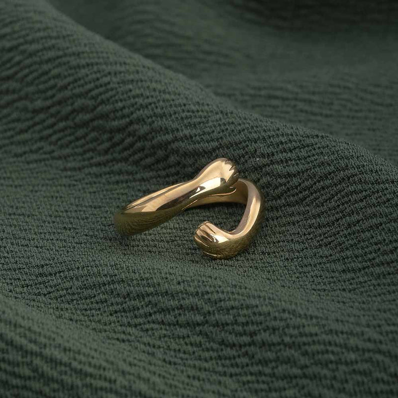 Mania Anti Tarnish Love Hug Ring