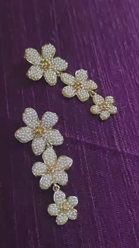 Flower Shape with Pearls Earring